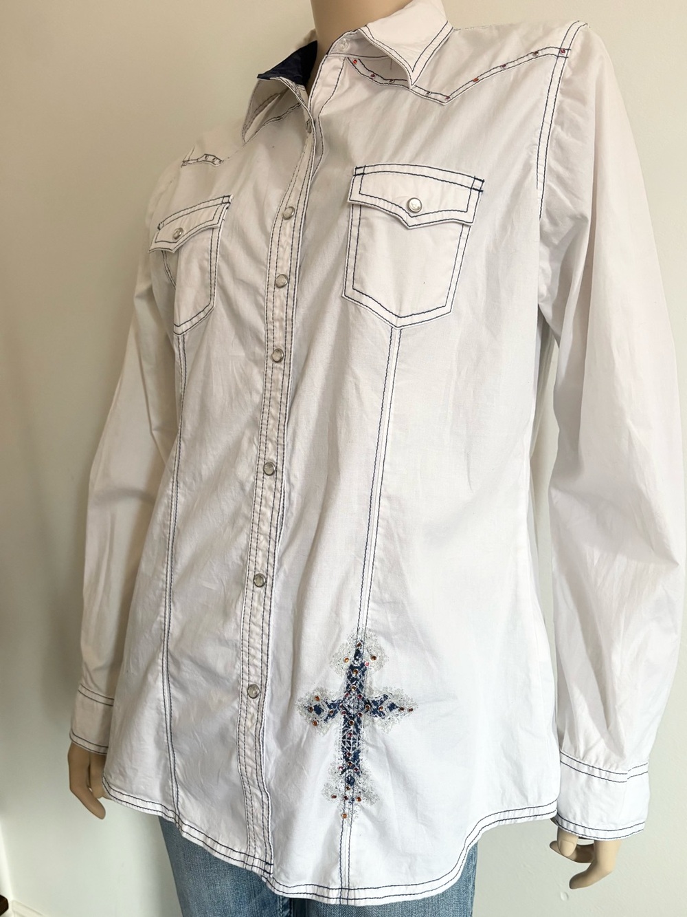 Wrangler Rock 47 Western Snap Shirt Cross Rhinestone. Large cross on back. Sz L.